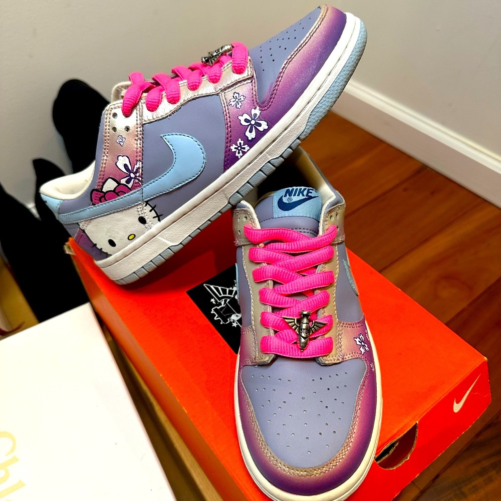 Nike Hello Kitty Custom sneakers by Stizo 5.5 (6-61/2 women’s)
